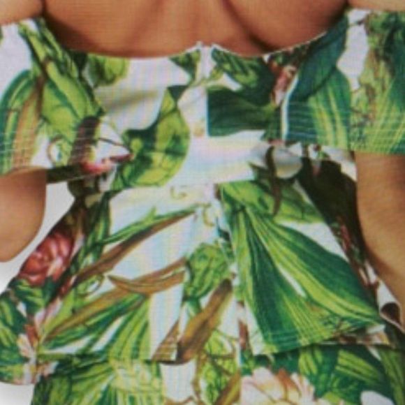 NWT BEAUTIFUL FLORAL ROMPER! - Picture 6 of 7